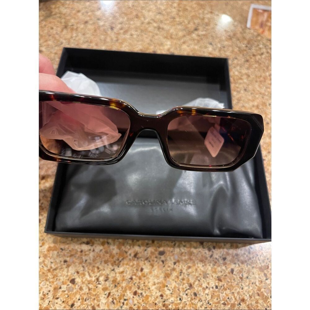 Oversized Tortoiseshell Square Sunglasses - Brown Gradient (CL9028-2) - Picture 2 of 5